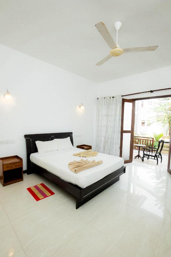 Hotel Neptune Bay Unawatuna Beach Exterior photo