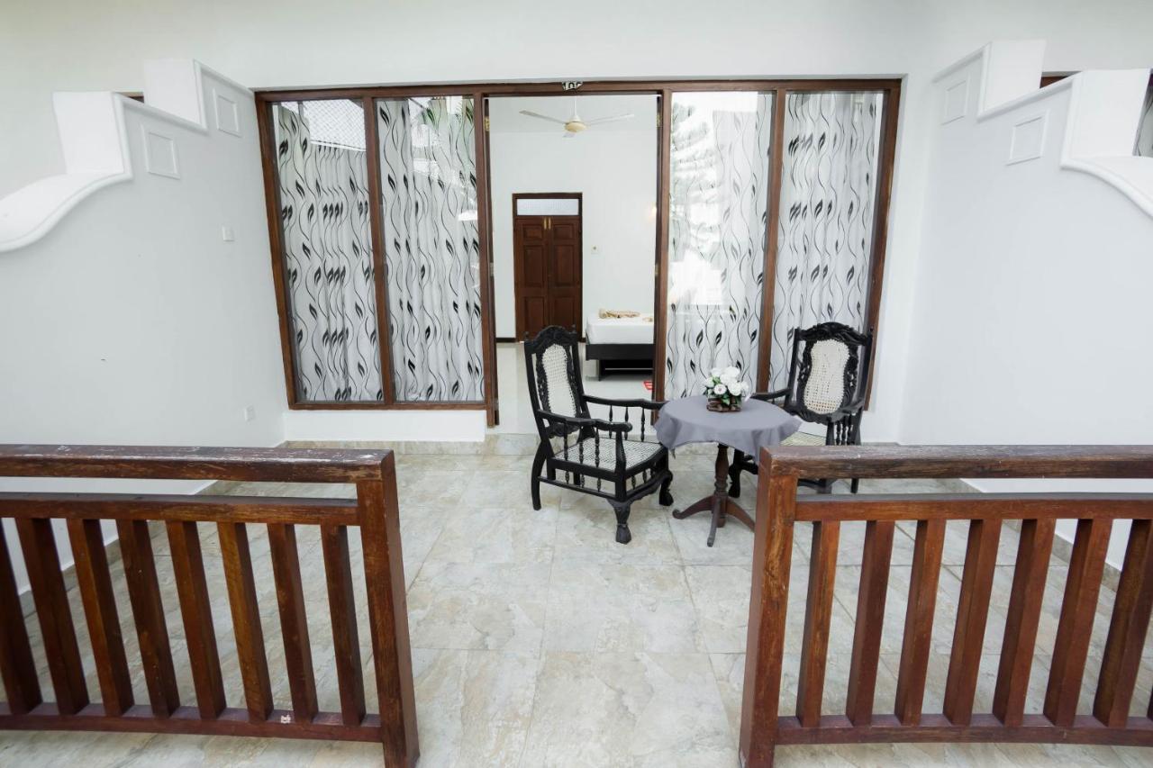 Hotel Neptune Bay Unawatuna Beach Exterior photo